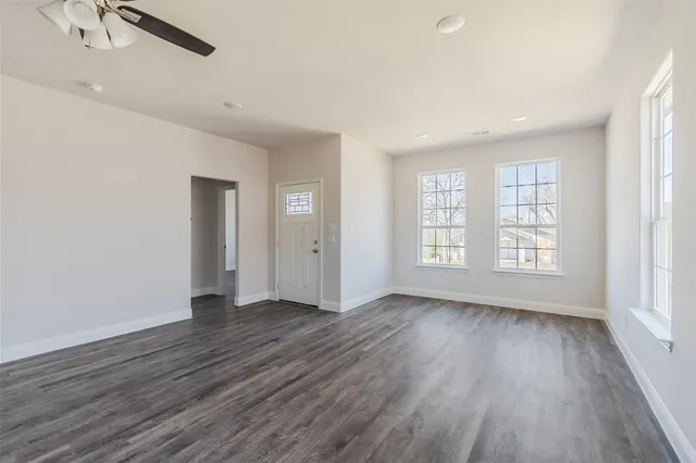 $2,150 | 2900 Avenue C, Fort Worth, TX 76105