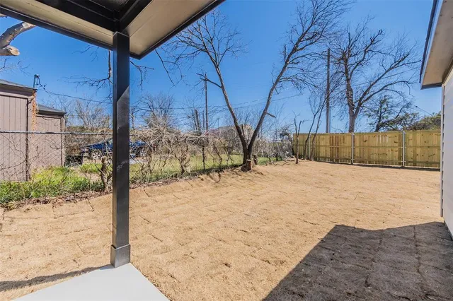 $2,150 | 2900 Avenue C, Fort Worth, TX 76105