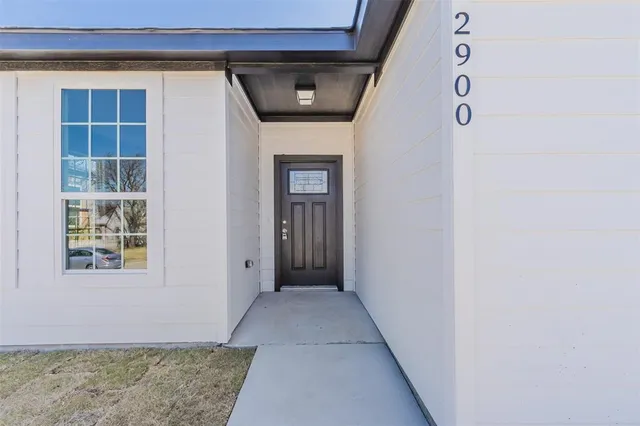 $2,150 | 2900 Avenue C, Fort Worth, TX 76105