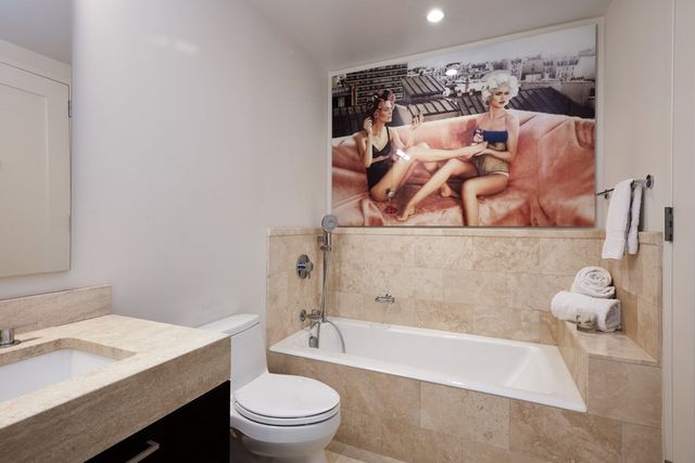 $1,395,000 | 1 Franklin Street, Unit 2011, Boston, MA 02110