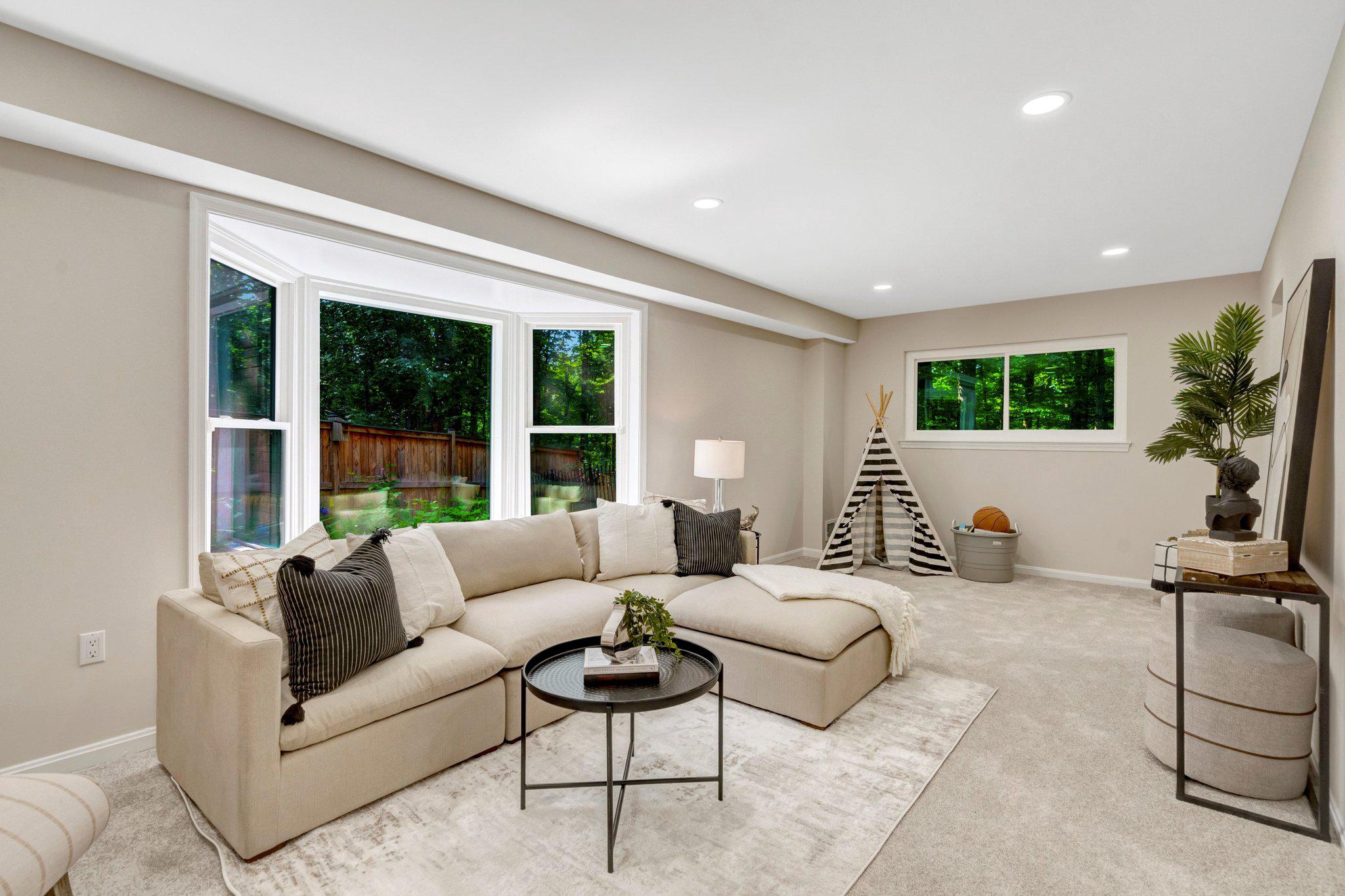 8213 Springfield Village Drive Springfield, VA 22152 - Photo 5 of 25 Bright and inviting living room with bay window