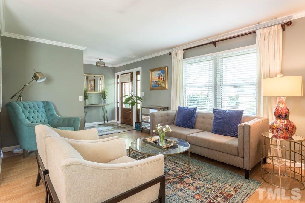 6031 Stratton Place Raleigh, NC 27609 - Photo 6 of 30 Gallery Image 6