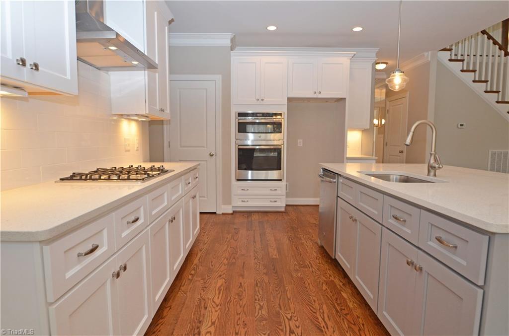 5571 Salem View Road Pfafftown, NC 27040 - Photo 10 of 27 Gas cook top and wall oven