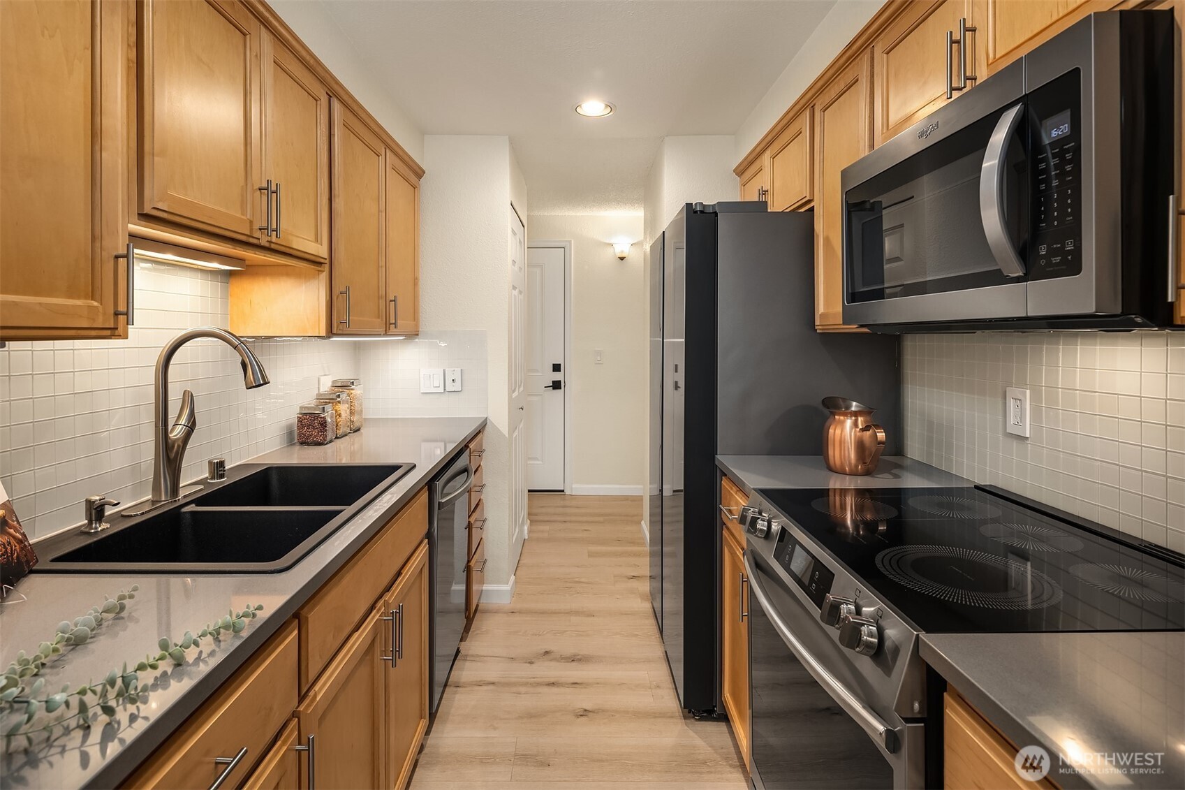 12223 Bel-Red Road, Unit D105 Bellevue, WA 98005 - Photo 13 of 23