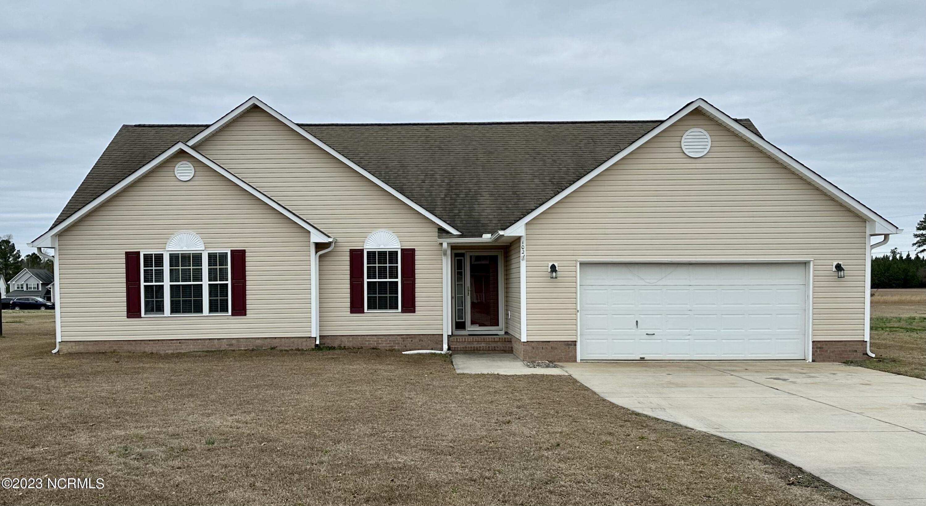 102 Mandy Lane Hubert, NC 28539 - Photo 1 of 23 EDBC0EBC-6B9B-40D7-A87B-34815B809AE1