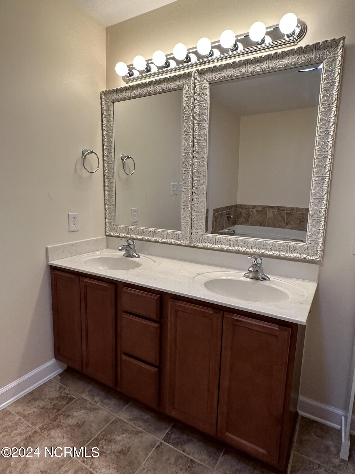 102 Mandy Lane Hubert, NC 28539 - Photo 11 of 23 38FEA18B-9EED-4A23-BC0F-637786753FFC