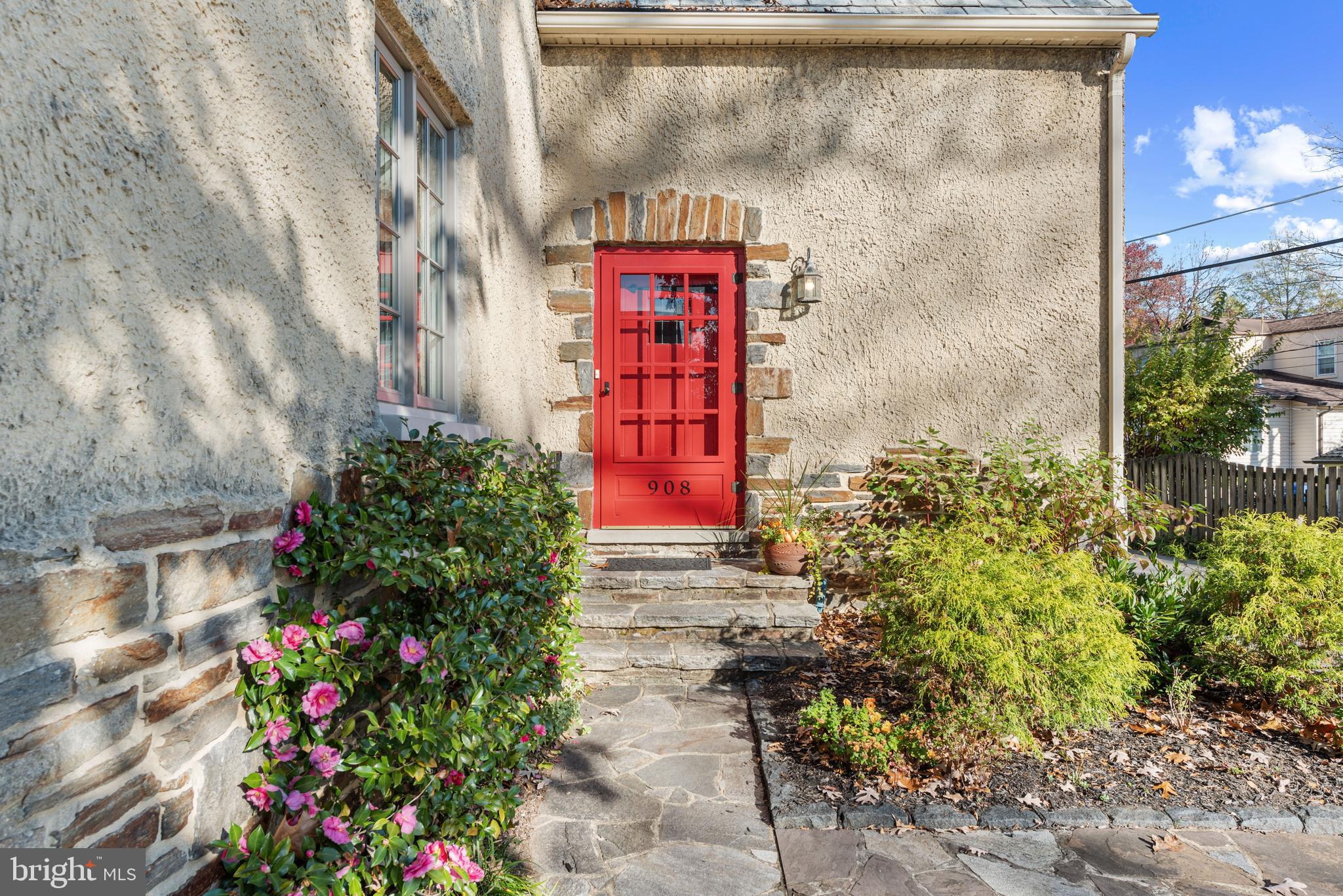 908 Old Oak Road Baltimore, MD 21212 - Photo 2 of 40 Gallery Image 2