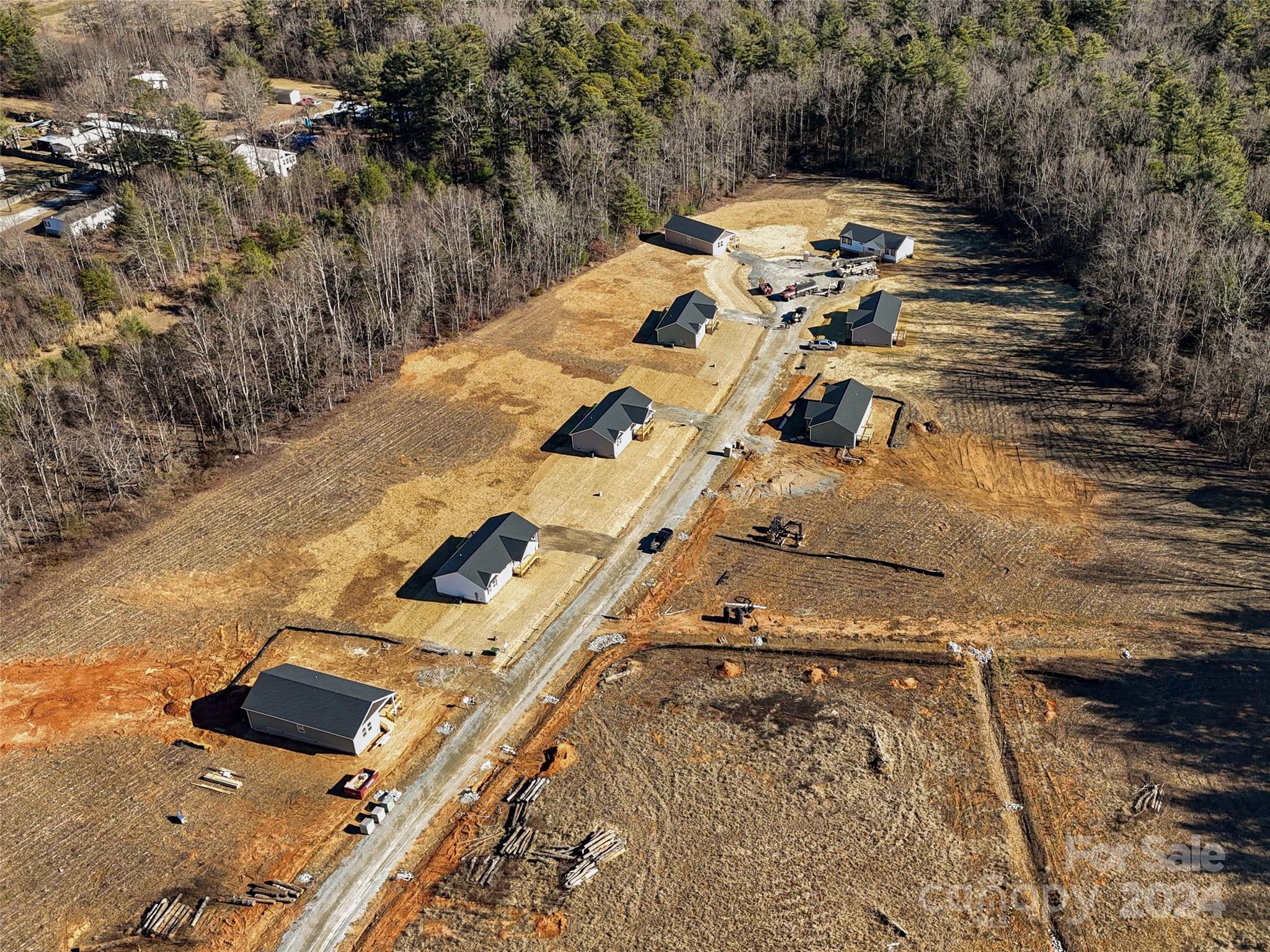171 Tuttle Road Hendersonville, NC 28792 - Photo 7 of 47 Gallery Image 7