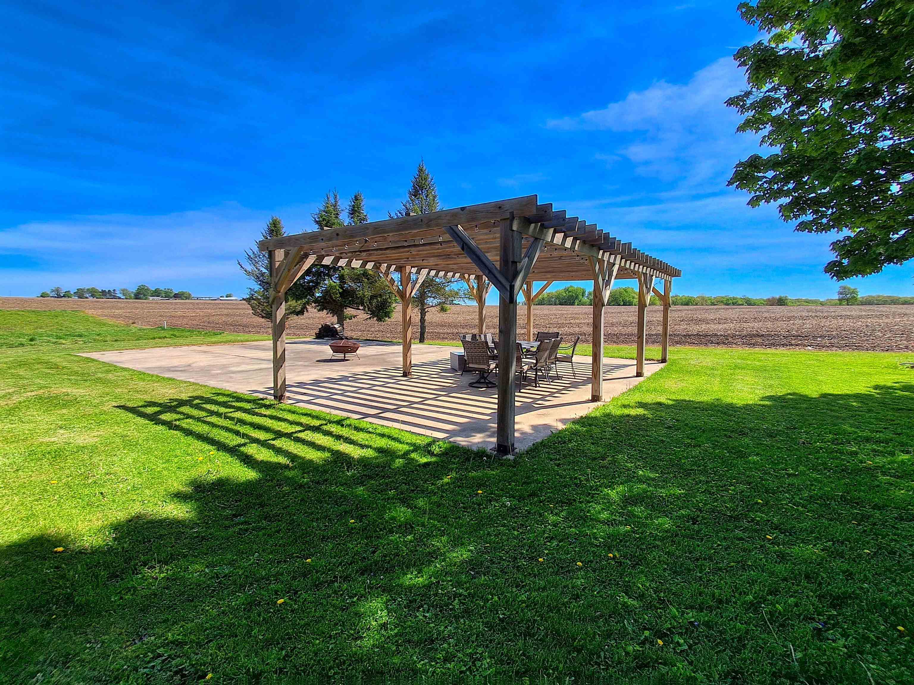 7009 West Pearl City Road Freeport, IL 61032 - Photo 28 of 35 a view of a garden with a lake view