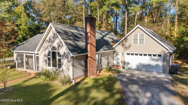$325,000 | 610 River Hill Drive, Greenville, NC 27858