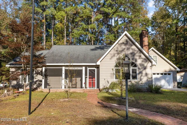 $325,000 | 610 River Hill Drive, Greenville, NC 27858