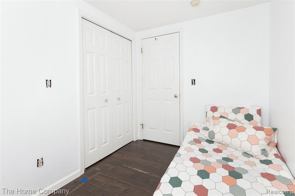 1321 South Genesee Road Burton, MI 48509 - Photo 19 of 28