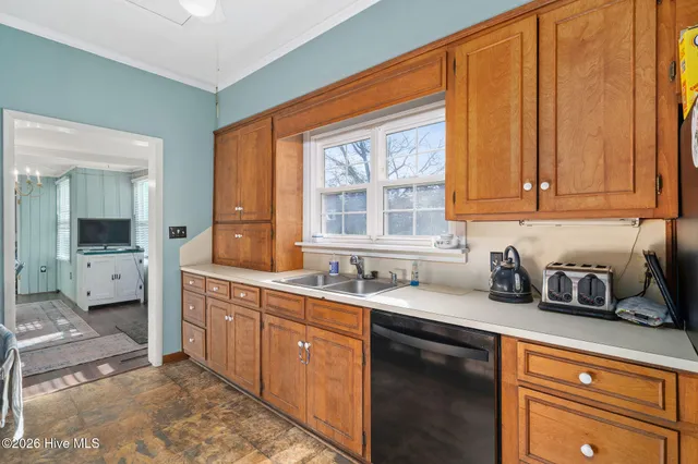 $274,900 | 130 East Main Street, Rose Hill, NC 28458