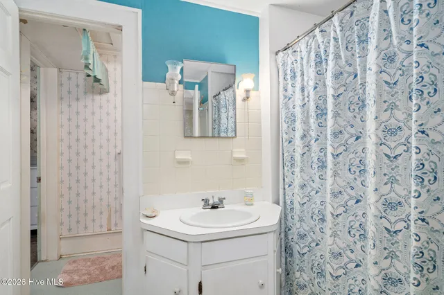 $274,900 | 130 East Main Street, Rose Hill, NC 28458