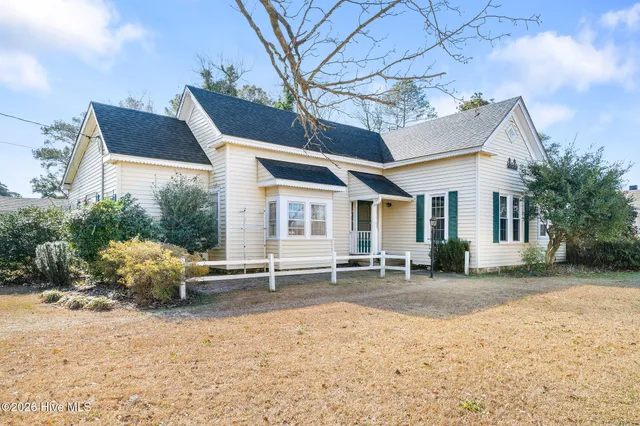 $274,900 | 130 East Main Street, Rose Hill, NC 28458