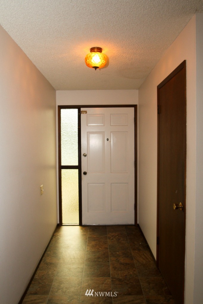 1912 Edmonds Drive Southeast Renton, WA 98055 - Photo 4 of 17