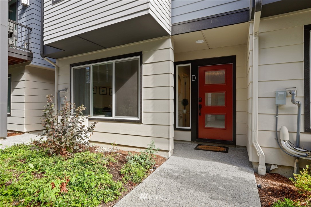 508 237th Street Southeast, Unit D Bothell, WA 98021 - Photo 2 of 26