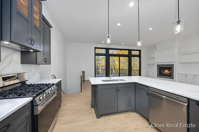 $799,900 | 9465 Wabasis Pointe Drive Northeast, Greenville, MI 48838