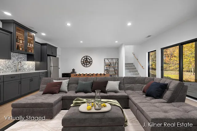 $799,900 | 9465 Wabasis Pointe Drive Northeast, Greenville, MI 48838