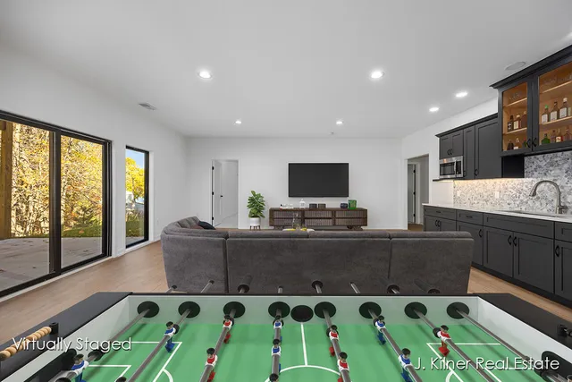 $799,900 | 9465 Wabasis Pointe Drive Northeast, Greenville, MI 48838