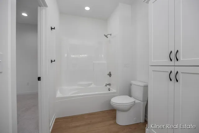 $799,900 | 9465 Wabasis Pointe Drive Northeast, Greenville, MI 48838