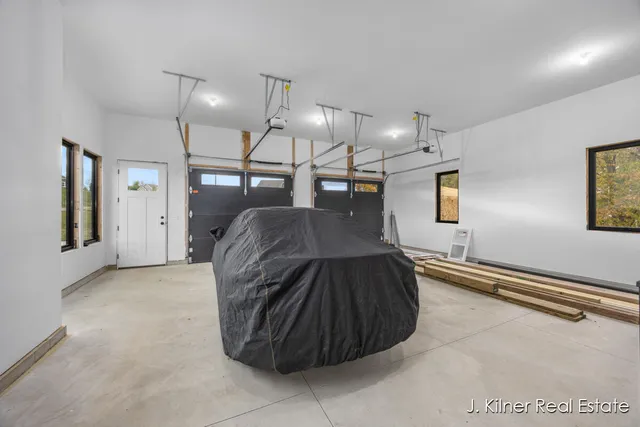 $799,900 | 9465 Wabasis Pointe Drive Northeast, Greenville, MI 48838