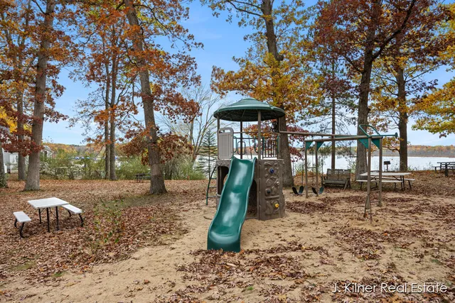 $799,900 | 9465 Wabasis Pointe Drive Northeast, Greenville, MI 48838