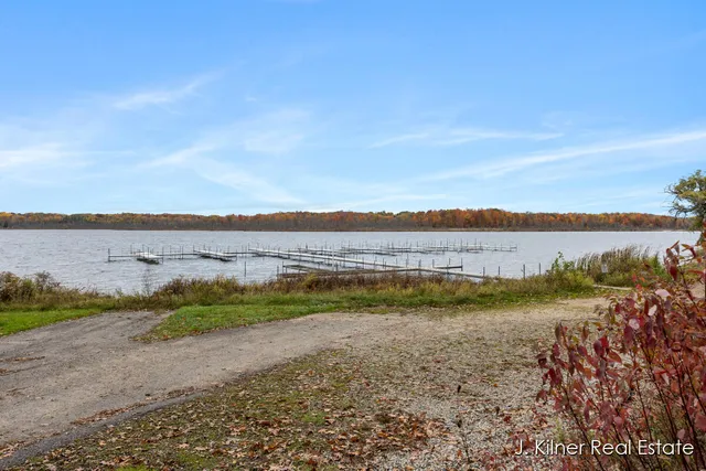 $799,900 | 9465 Wabasis Pointe Drive Northeast, Greenville, MI 48838