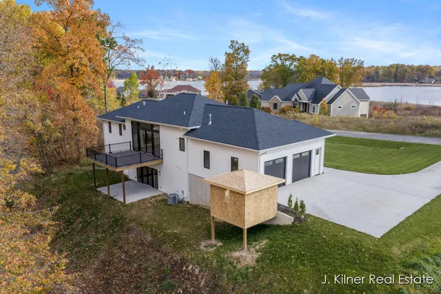 $799,900 | 9465 Wabasis Pointe Drive Northeast, Greenville, MI 48838