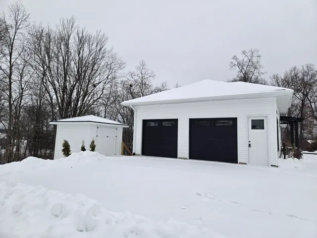 $799,900 | 9465 Wabasis Pointe Drive Northeast, Greenville, MI 48838