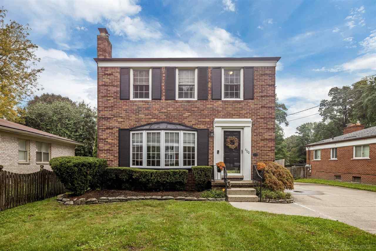 600 Vernier Road Grosse Pointe, MI 48236 - Photo 1 of 27 50057546.JPG