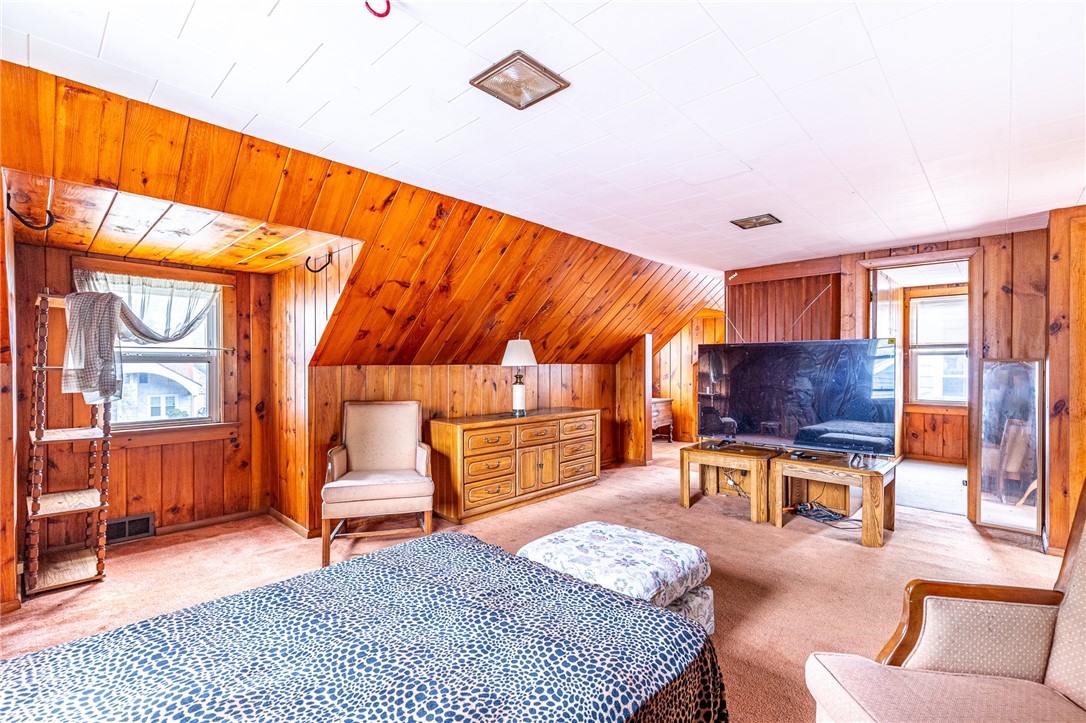 909 Whitlock Road Irondequoit, NY 14609 - Photo 14 of 19 Gallery Image 14