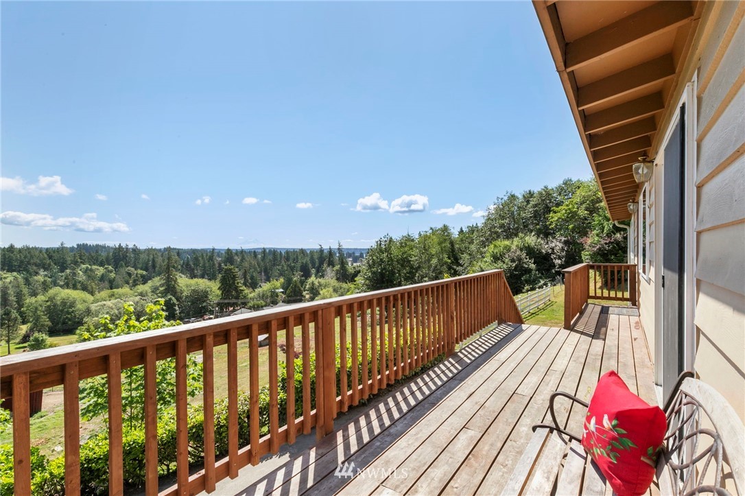 3991 East Grapeview Loop Road Grapeview, WA 98546 - Photo 2 of 31 Gallery Image 2