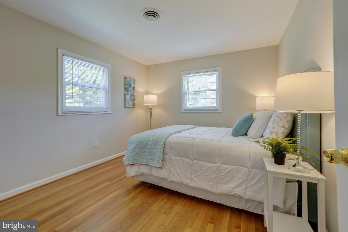 9406 Blackstone Road Manassas, VA 20110 - Photo 11 of 36 2 closets