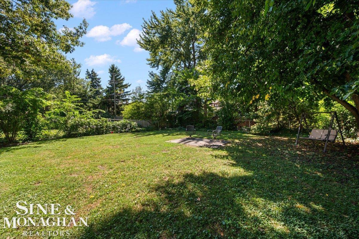 917 Fisher Road Grosse Pointe, MI 48230 - Photo 60 of 61 50186214-39627b19-a648-4c03-8cb6-197498fcb457.JPG