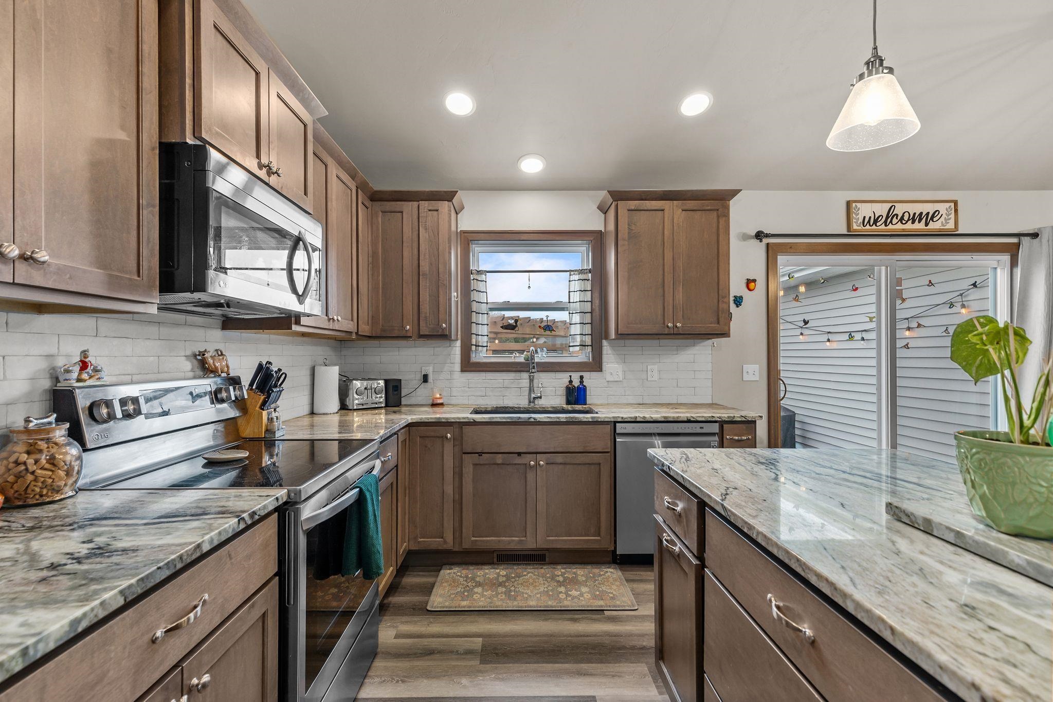 607 West 5th Street Shawano, WI 54166 - Photo 5 of 33