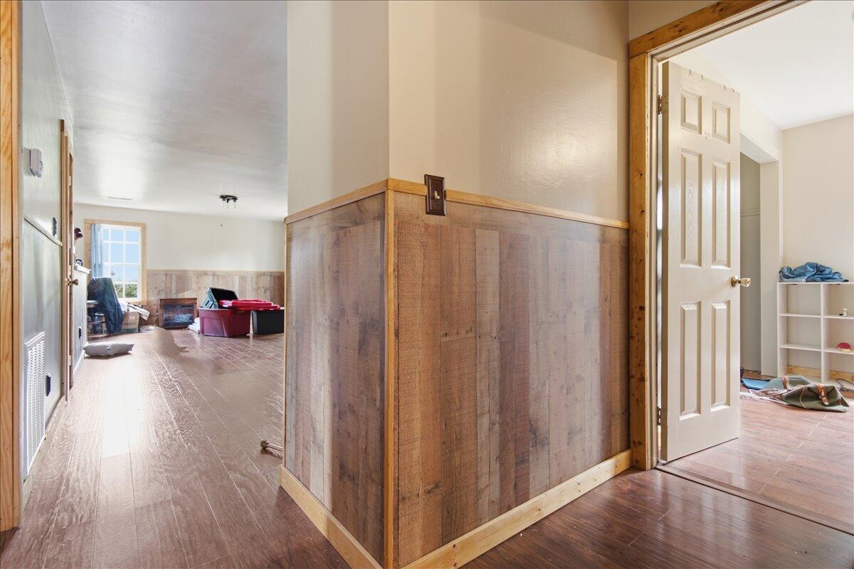 82 Hansen Road Pine Knot, KY 42635 - Photo 26 of 32 32-Hallway