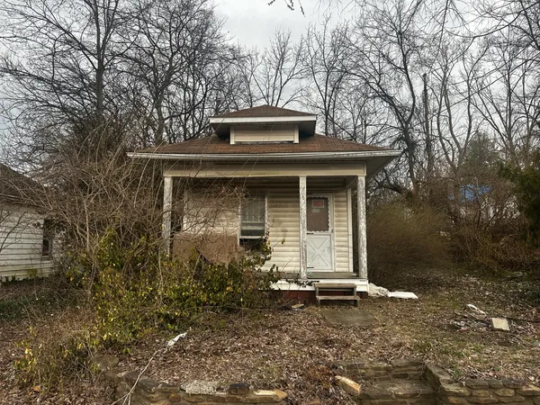 $7,500 | 516 West Elm Street, Harrisburg, IL 62946