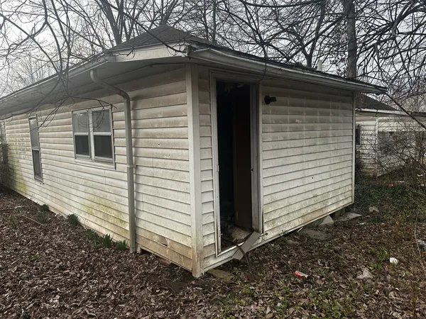 $7,500 | 516 West Elm Street, Harrisburg, IL 62946