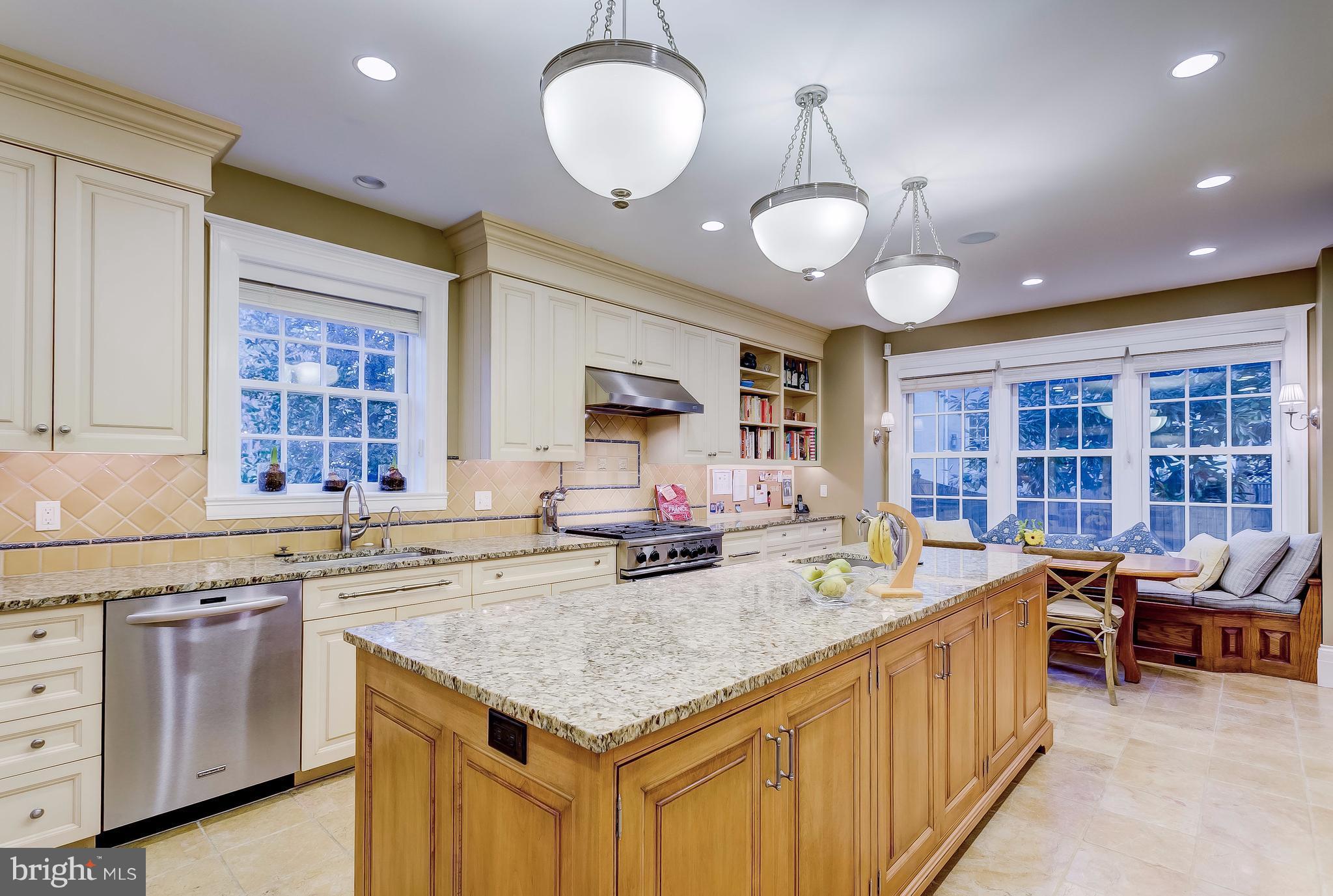 4315 Underwood Road Baltimore, MD 21218 - Photo 4 of 30 Interior (General)