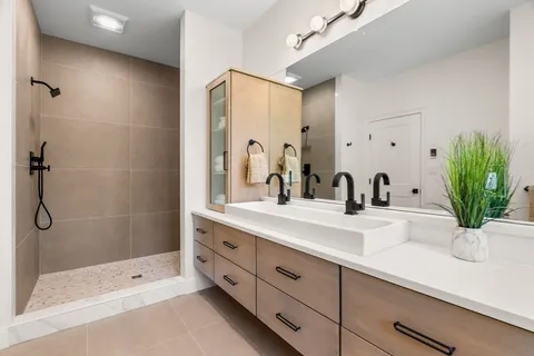 $3,295,000 | 226 Atlantic Street, Gloucester, MA 01930