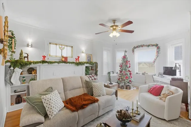 $2,395 | 1123 North Christiana Avenue, Unit 2S, Chicago, IL 60651