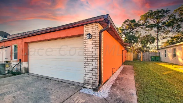 $1,800 | 318 Sun Dial Court, Cocoa, FL 32926