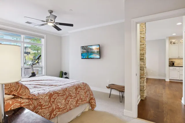 $1,000,000 | 875 Lake Street North, Unit 216, Wayzata, MN 55391