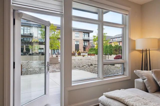 $1,000,000 | 875 Lake Street North, Unit 216, Wayzata, MN 55391