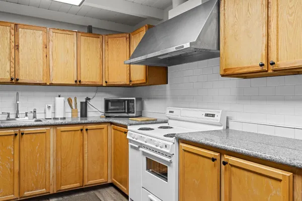 $850,000 | 1432 Page Court, Modesto, CA 95354