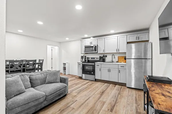 $850,000 | 1432 Page Court, Modesto, CA 95354