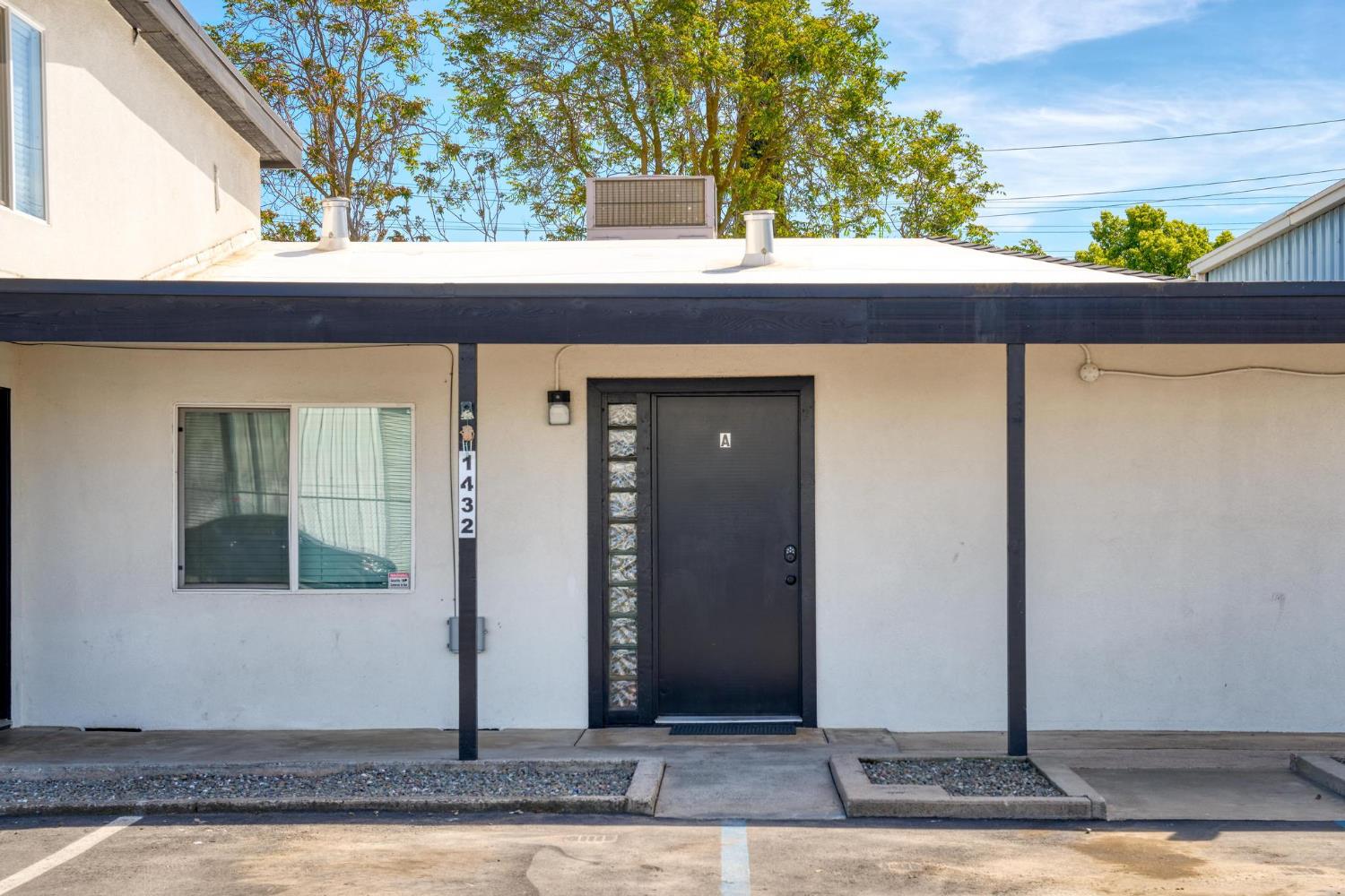1432 Page Court Modesto, CA 95354 - Photo 4 of 62 UNIT A