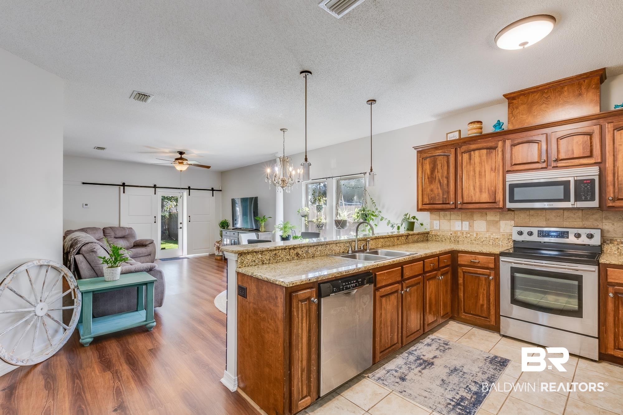 773 Wesley Avenue Mobile, AL 36609 - Photo 5 of 37
