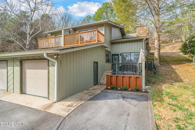 $309,000 | 1900 Ridgecrest Drive, Unit 201, Knoxville, TN 37918